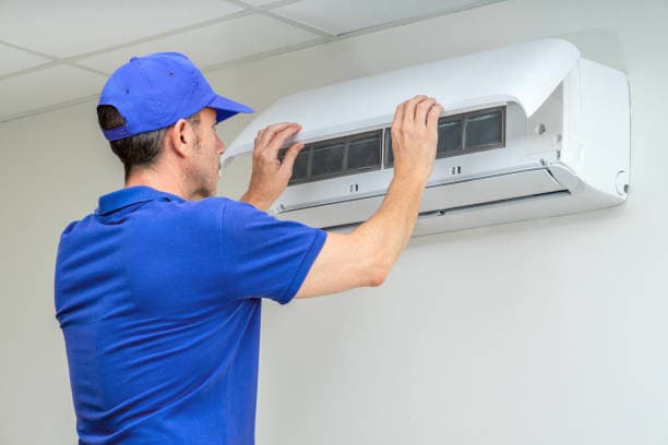 AC technician providing service in Vadodara